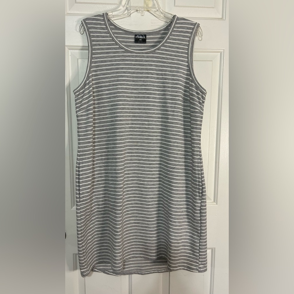 32 Degrees Gray and White Striped Mini Dress, scoop neck slide pockets sz XL